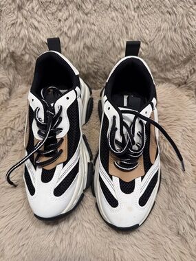 Steve Madden White Black Tan Chunky Athletic Sneakers